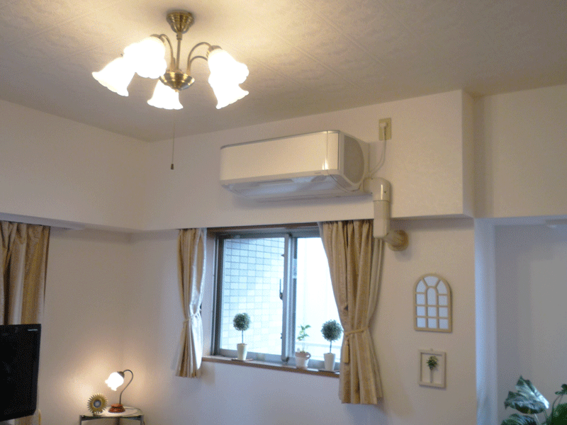 クロスでクラシカルアンティークなお部屋にアップグレード　港区I様邸